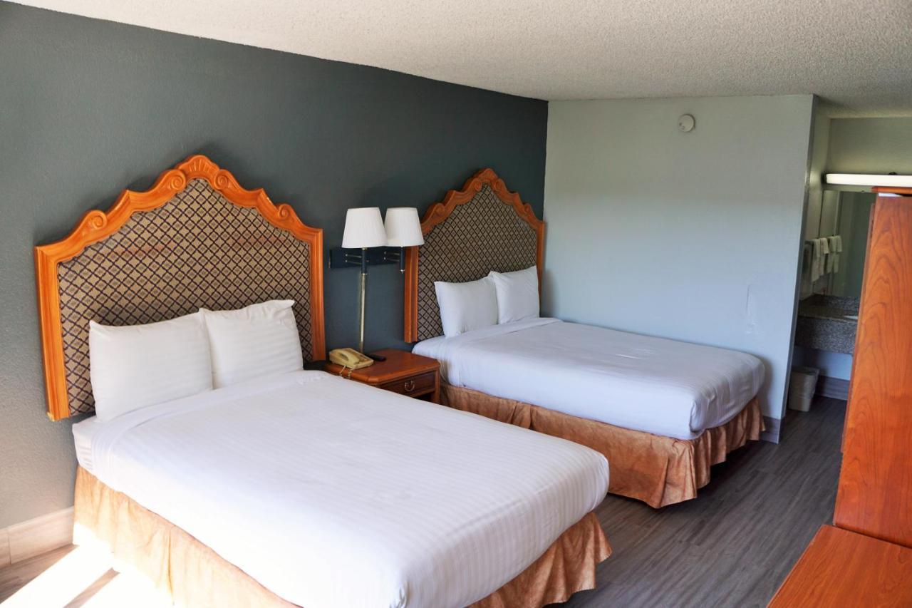 Hotel Elev8 Конро Екстер'єр фото