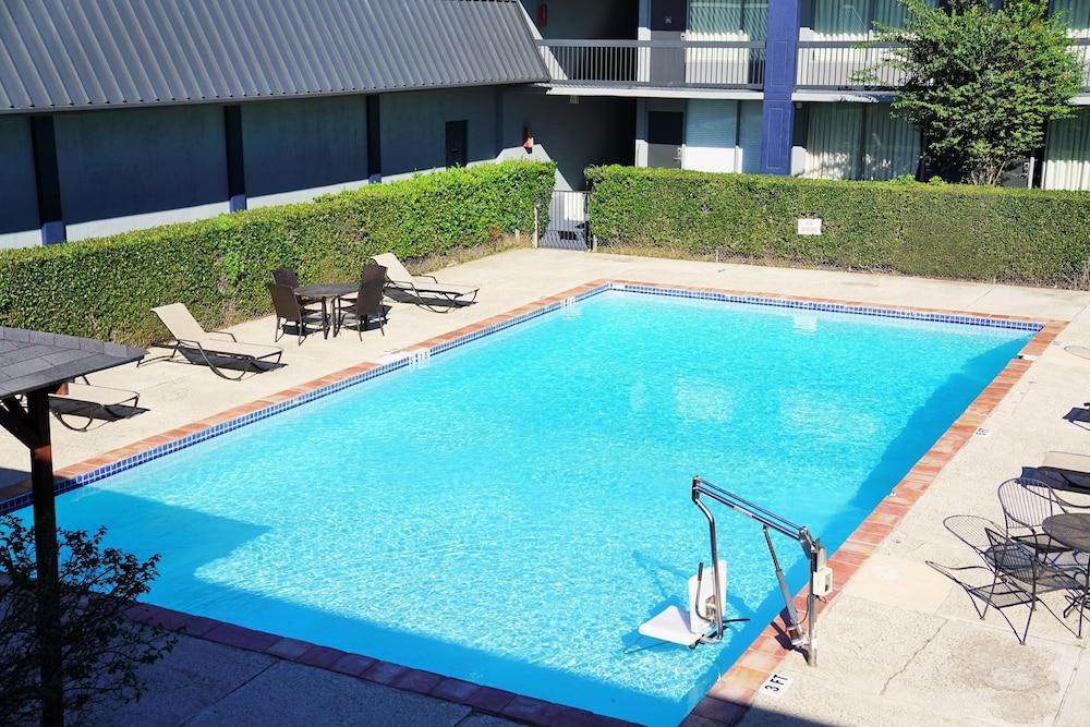 Hotel Elev8 Конро Екстер'єр фото