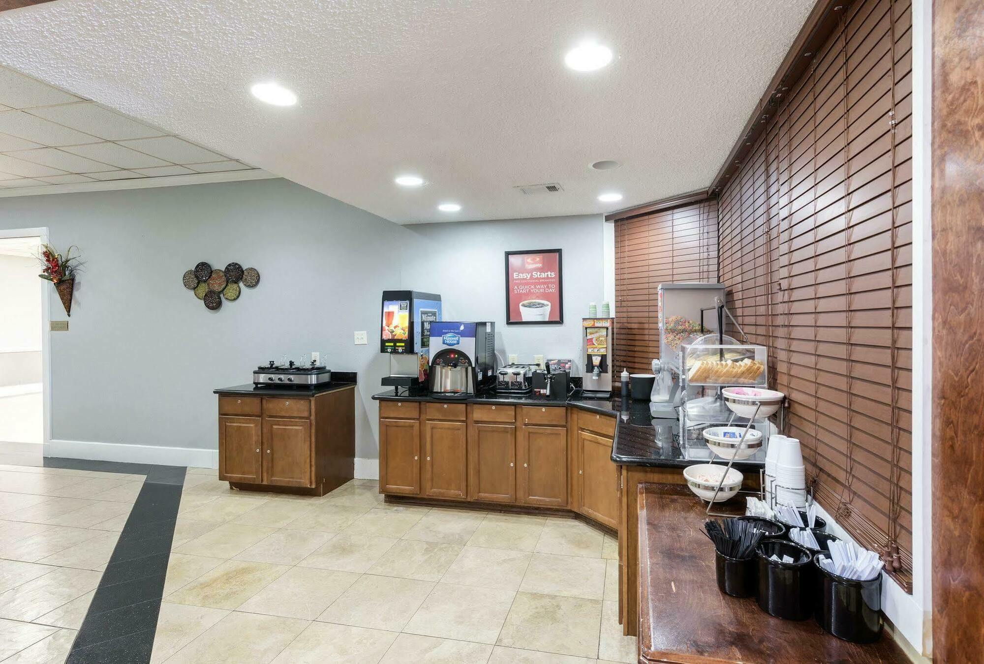 Hotel Elev8 Конро Екстер'єр фото